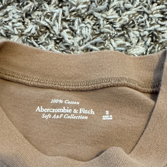 Abercrombie & Fitch Tan Short Sleeve Tee - Picture 2 of 2